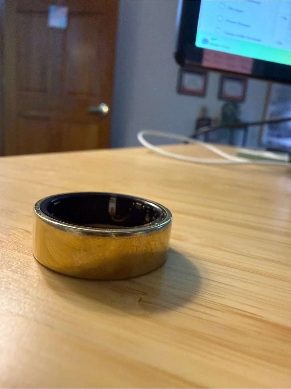 Ultrahuman Ring AIR Size 11 Gold + Charger